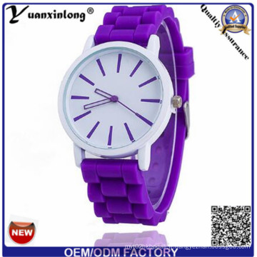 Yxl-820 Montre en silicone style chaud Montre à bracelet en caoutchouc silicone en soie